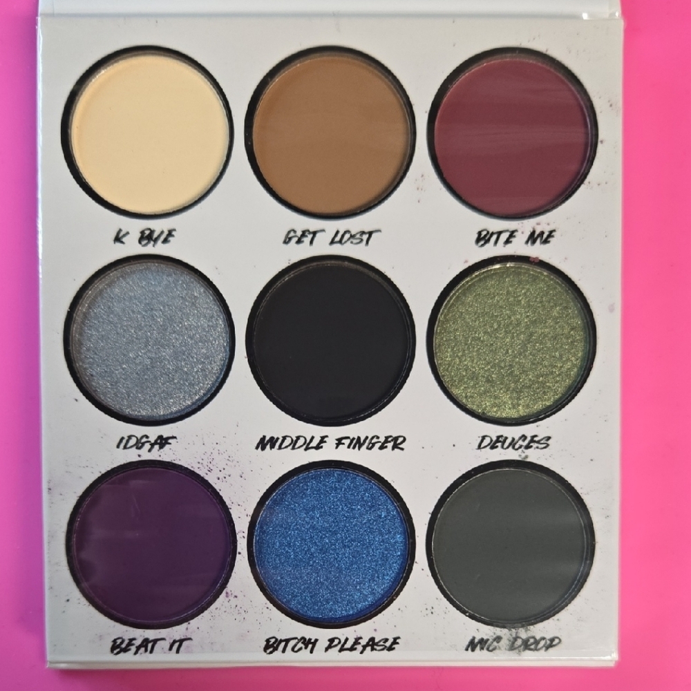BH Cosmetics Bold Eyeshadow Palette with 9 Shades